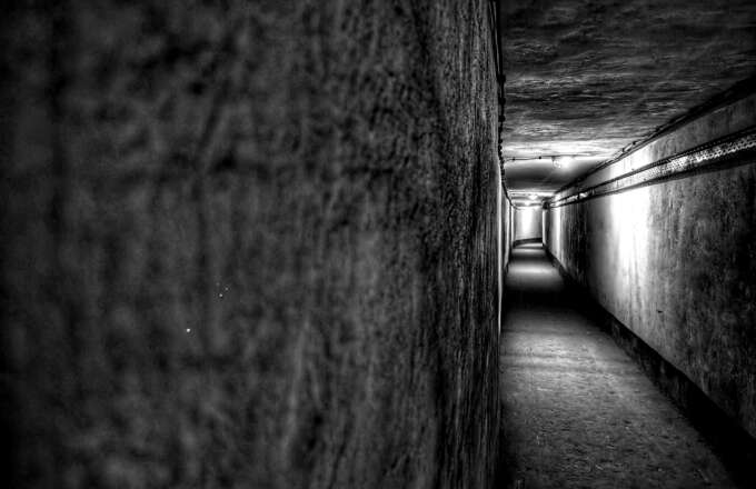 PXL_20230603_125603550-01-scaled-blackwhite